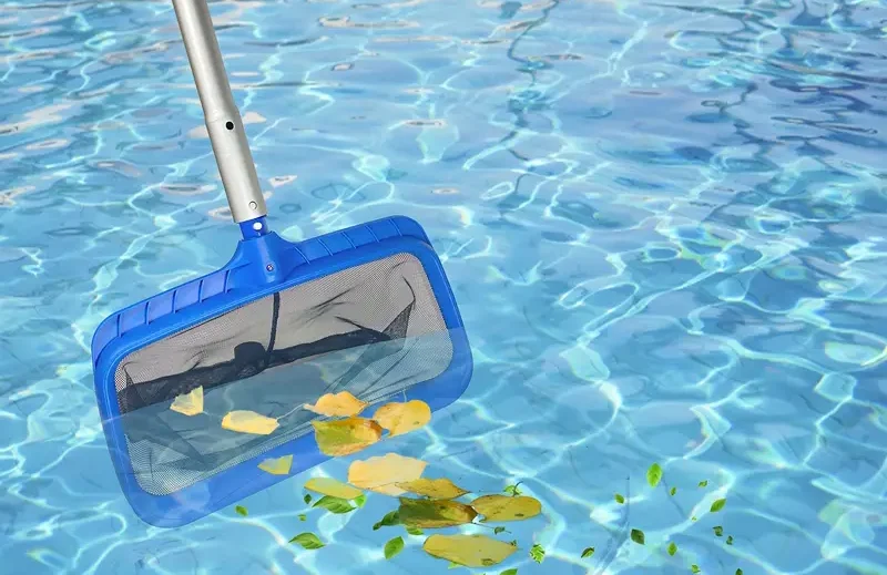 Découvrez notre sélection d'accessoires piscine : robots nettoyeur, skimmers, pompe, épuisette, filtre piscine, pompe à chaleur, couverture.