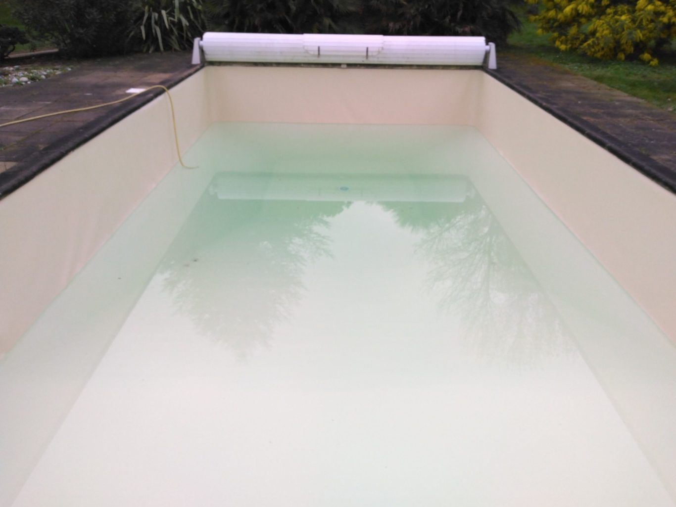 pose membrane armée pour étanchéité piscine